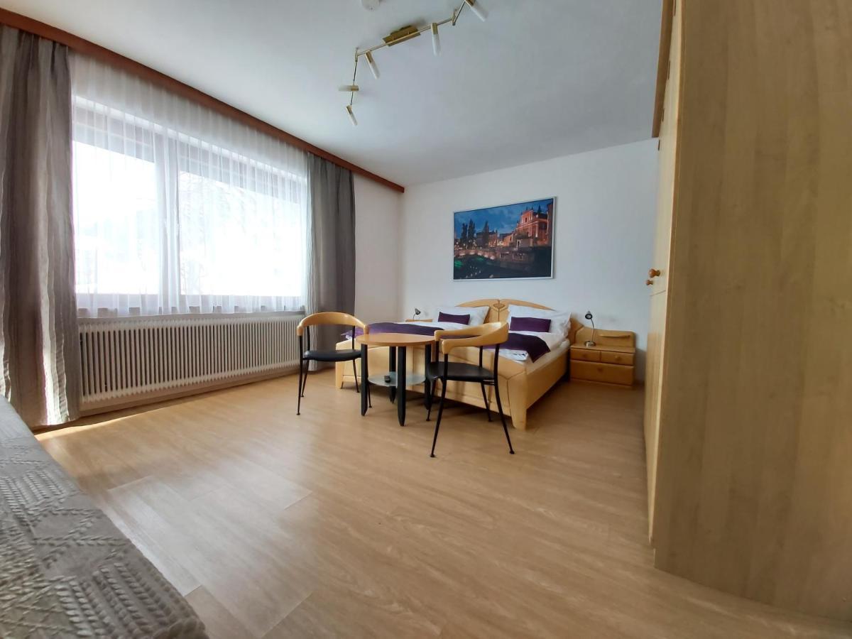 B&B Pension Karlsdorfer Hof เซโบเดิน ภายนอก รูปภาพ