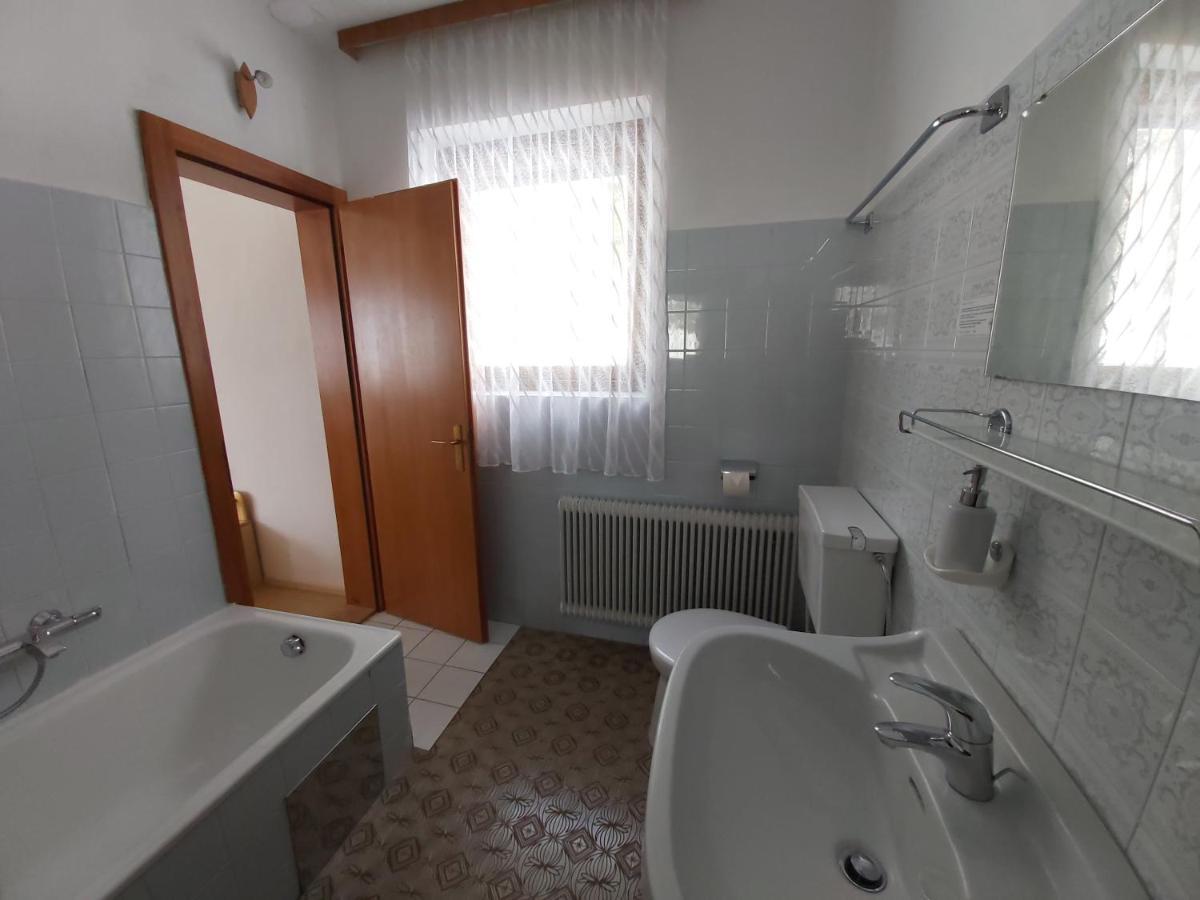 B&B Pension Karlsdorfer Hof เซโบเดิน ภายนอก รูปภาพ
