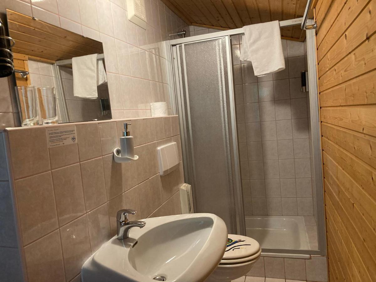 B&B Pension Karlsdorfer Hof เซโบเดิน ภายนอก รูปภาพ