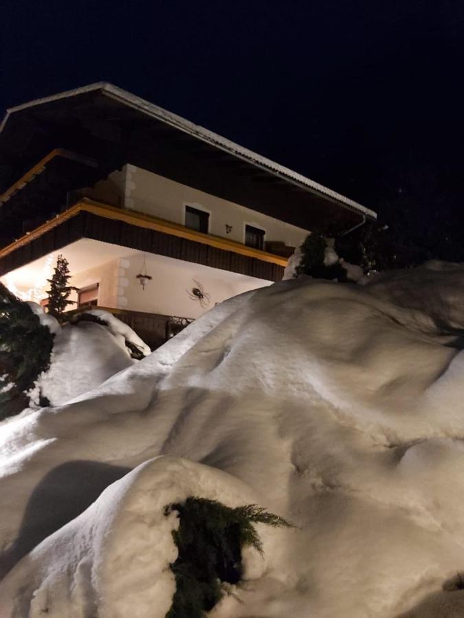 B&B Pension Karlsdorfer Hof เซโบเดิน ภายนอก รูปภาพ