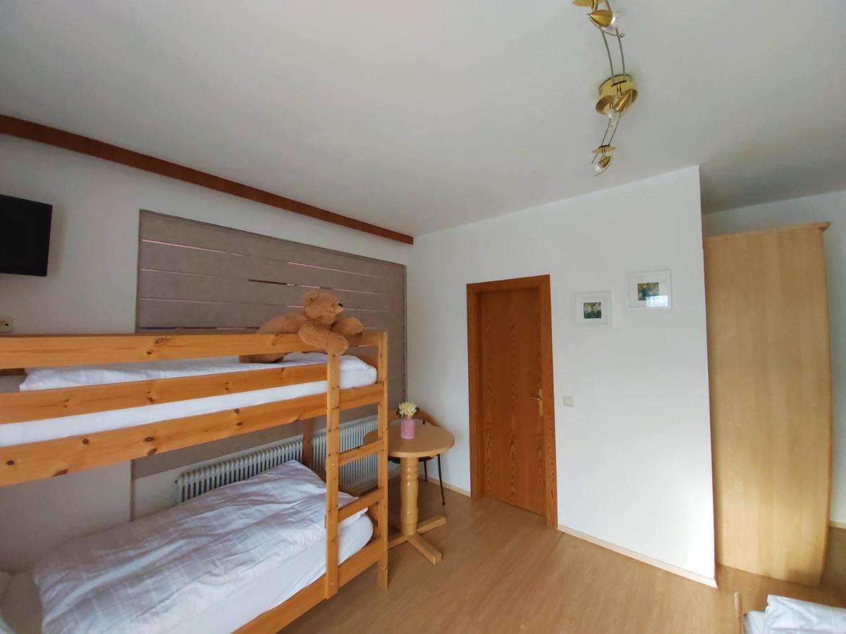 B&B Pension Karlsdorfer Hof เซโบเดิน ภายนอก รูปภาพ