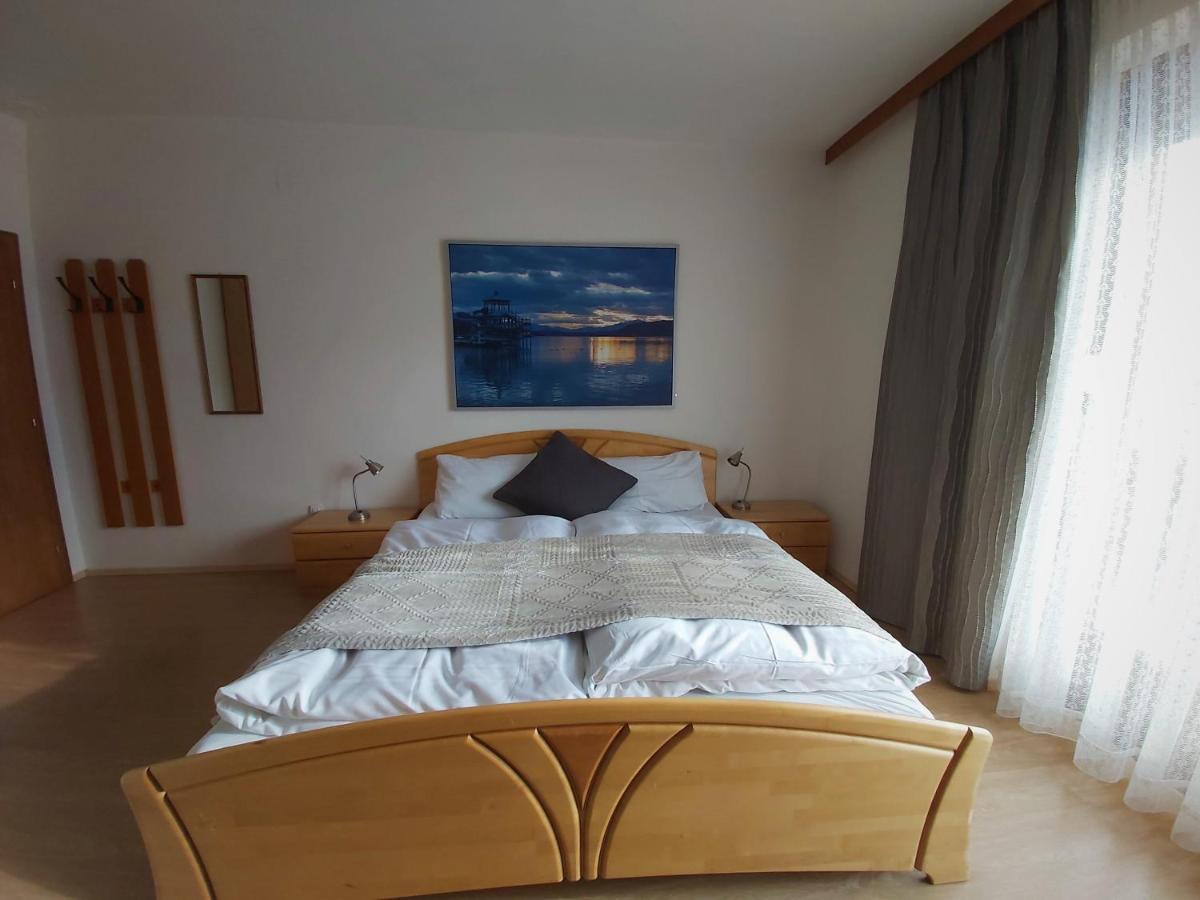 B&B Pension Karlsdorfer Hof เซโบเดิน ภายนอก รูปภาพ