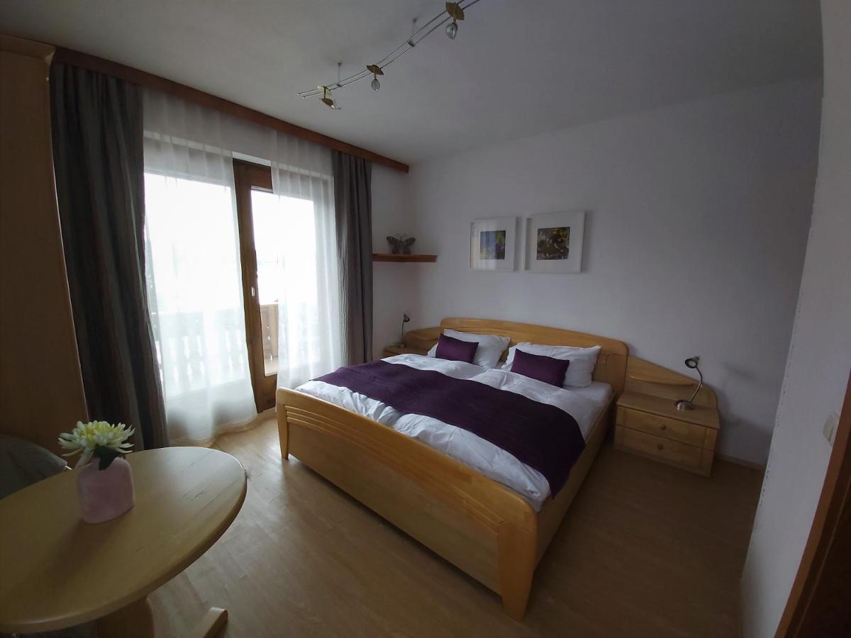 B&B Pension Karlsdorfer Hof เซโบเดิน ภายนอก รูปภาพ