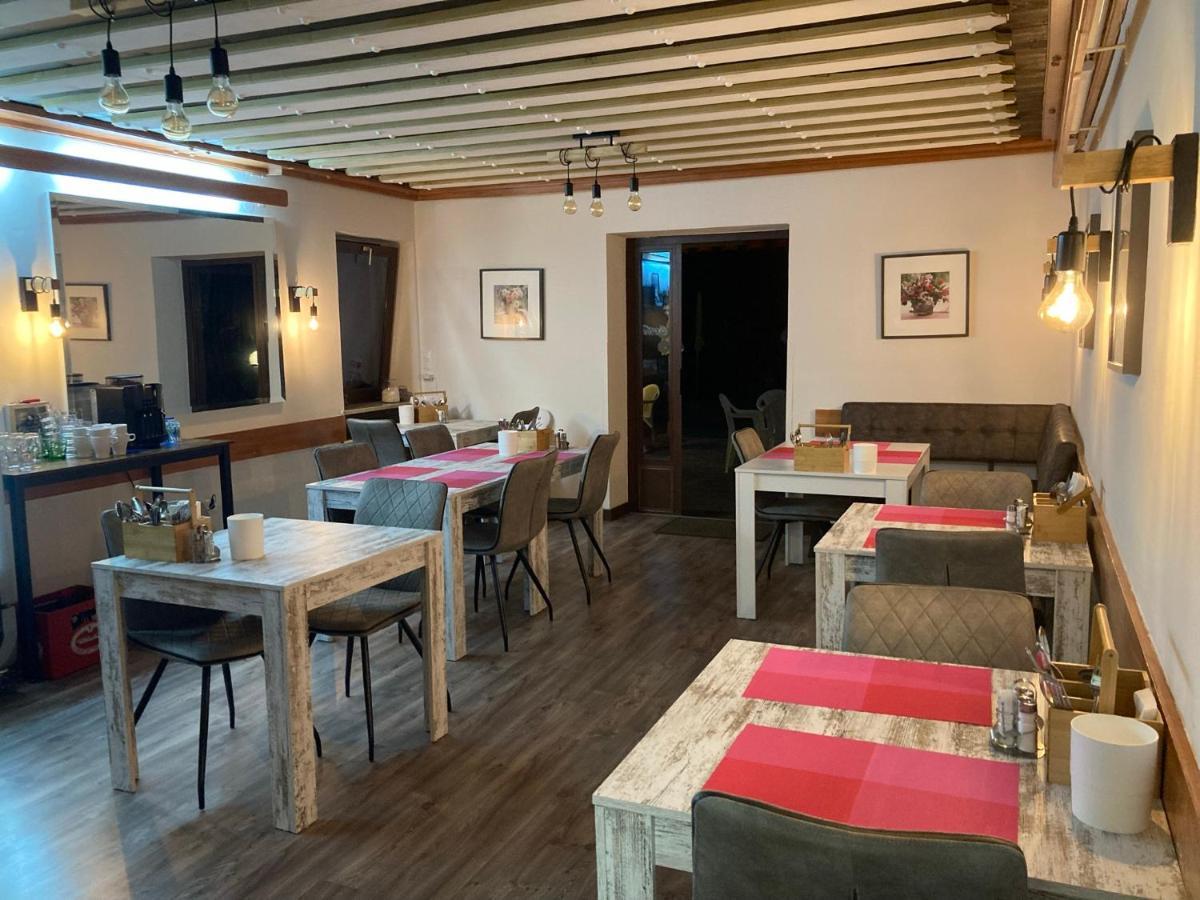 B&B Pension Karlsdorfer Hof เซโบเดิน ภายนอก รูปภาพ