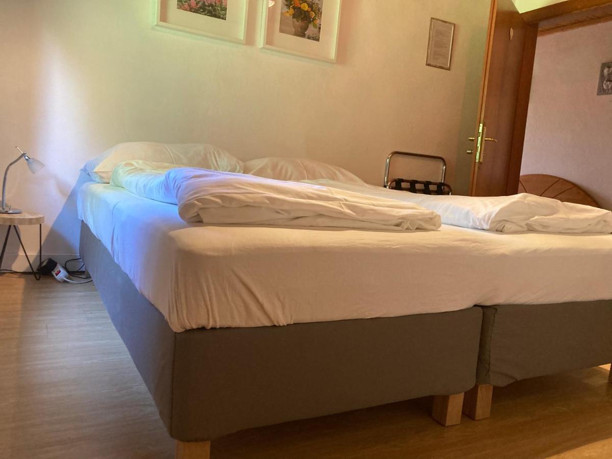B&B Pension Karlsdorfer Hof เซโบเดิน ภายนอก รูปภาพ