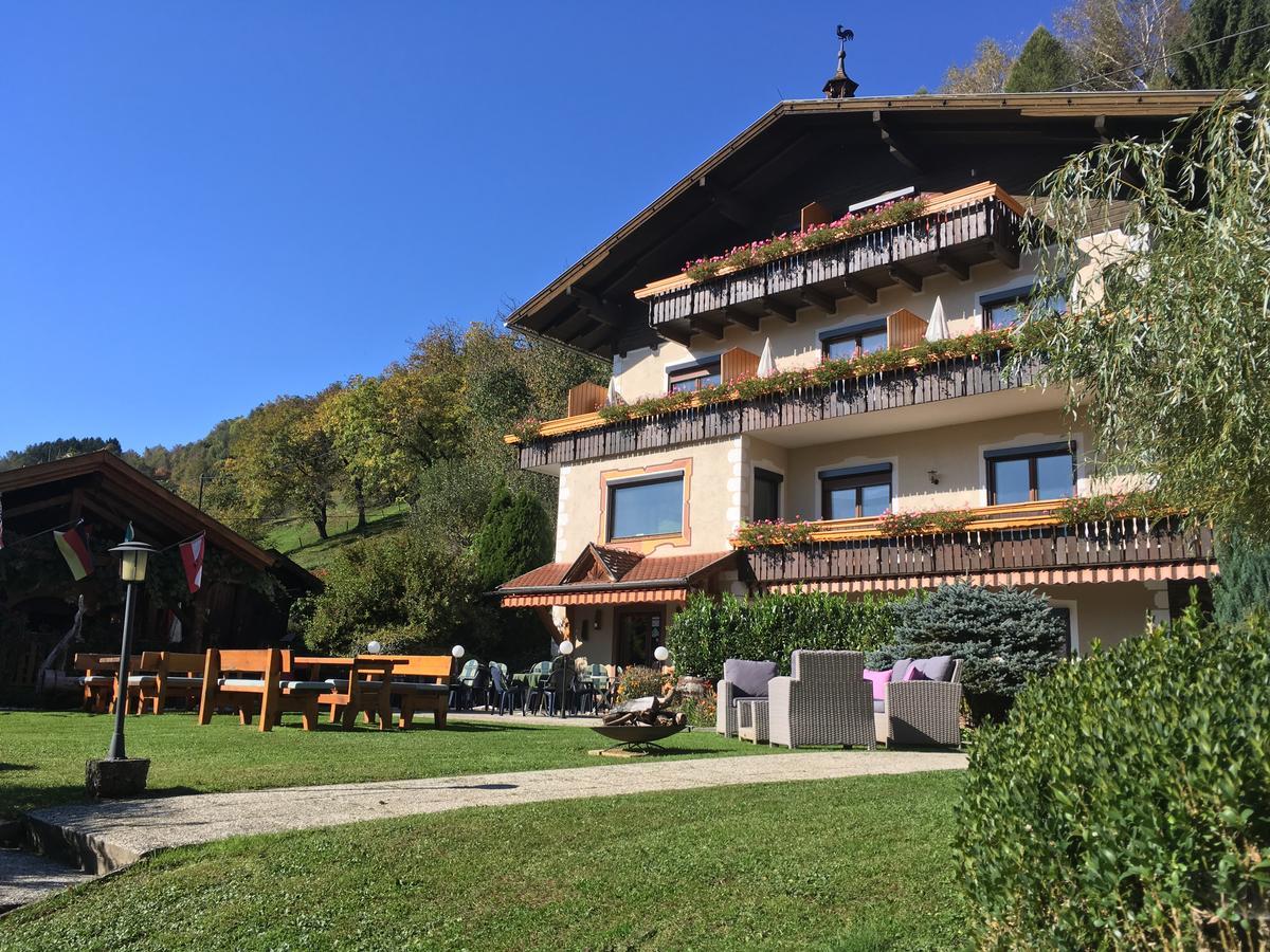 B&B Pension Karlsdorfer Hof เซโบเดิน ภายนอก รูปภาพ