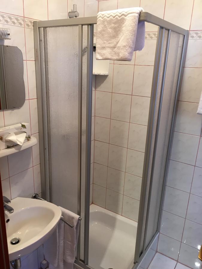 B&B Pension Karlsdorfer Hof เซโบเดิน ภายนอก รูปภาพ